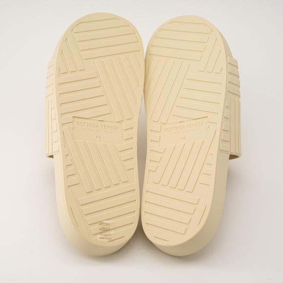 size 42 9 us Bottega Veneta Sea Salt Rubber Slide Sandals 